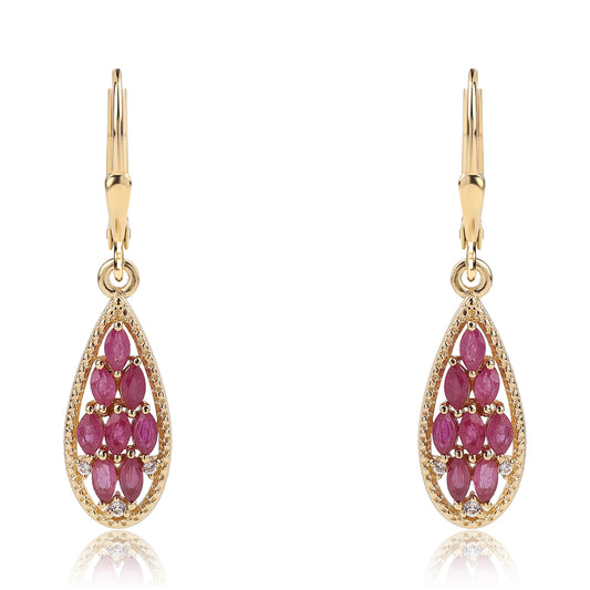 Goldplattierte Silberohrringe mit Rubin aus Mosambik und weißem Topas