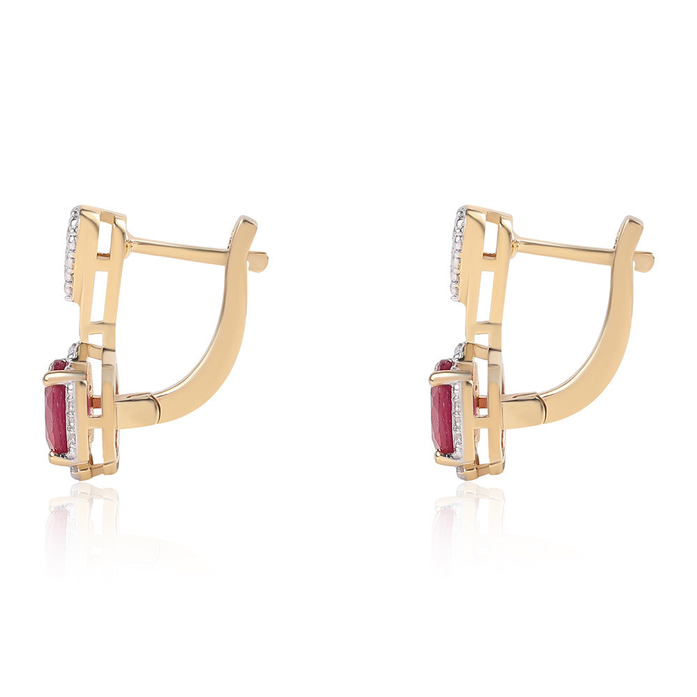 Goldplattierte Silberohrringe mit Rubin aus Mosambik und weißem Topas
