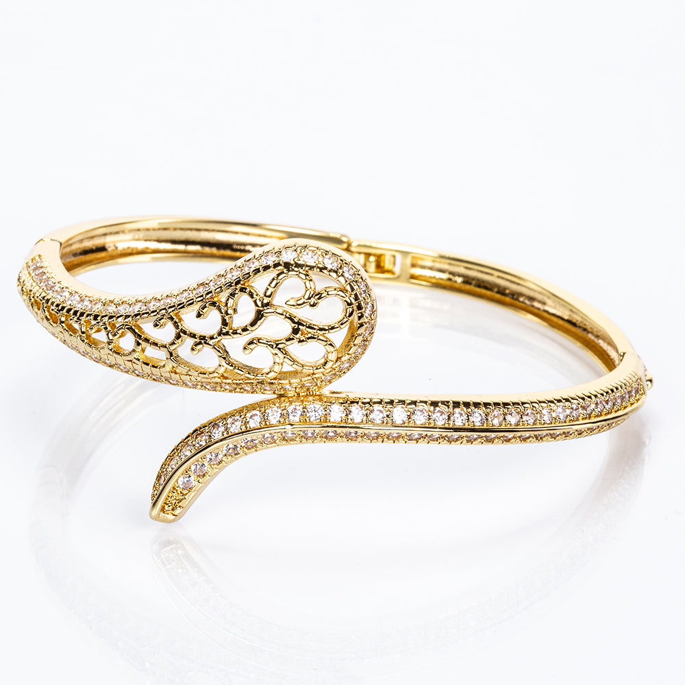 Schmuckgarnitur aus aus goldplattierter Legierung