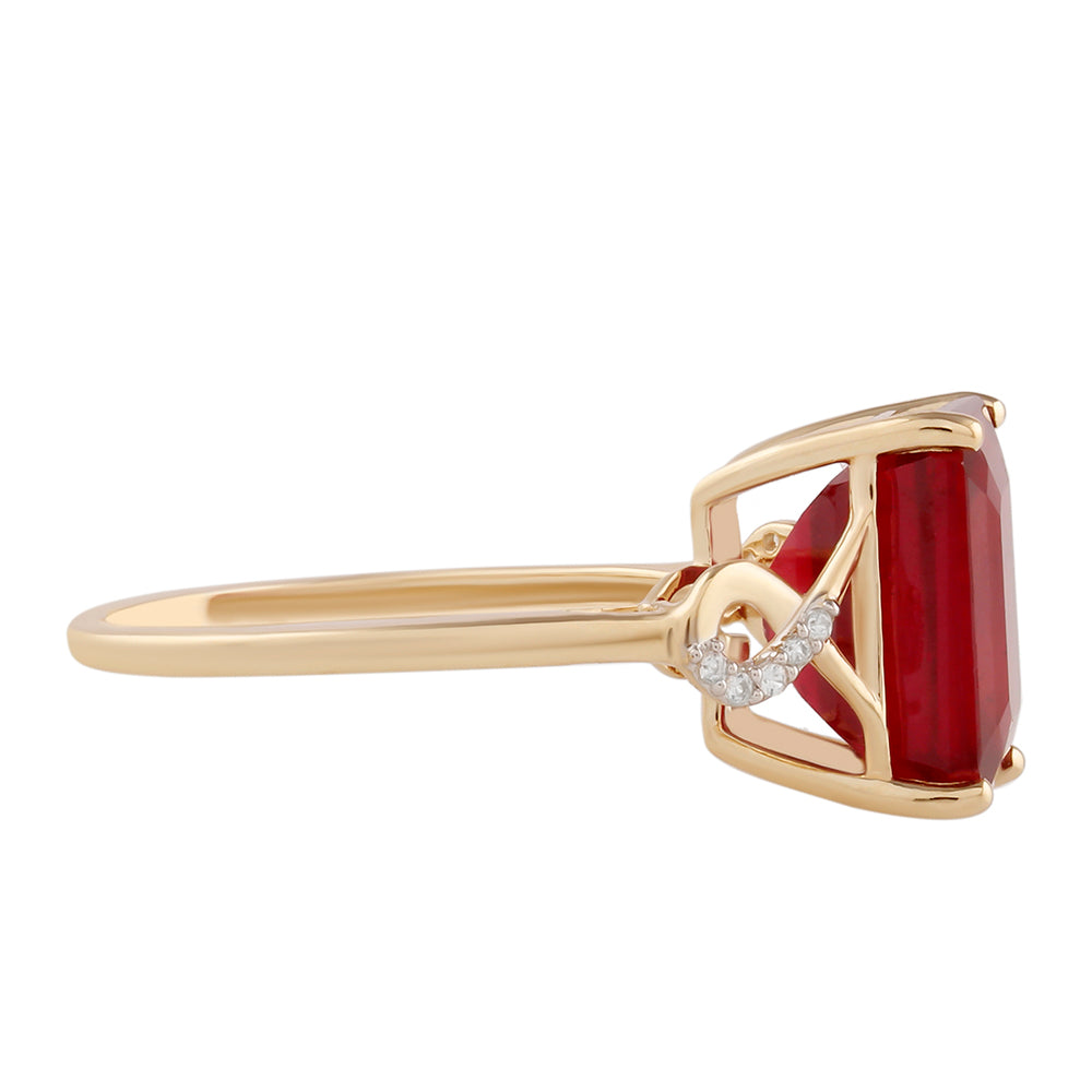 Goldring mit Rubin aus Madagaskar und weißem Zirkon 2 