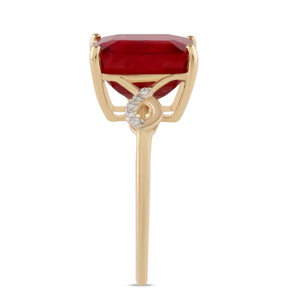 Goldring mit Rubin aus Madagaskar und weißem Zirkon