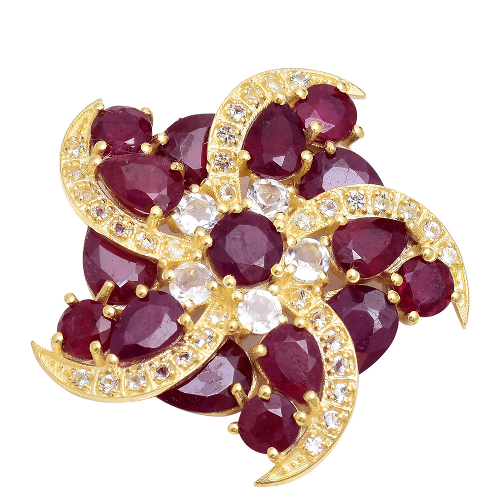 Goldplattierte Silberbrosche mit Rubin aus Madagaskar und weißem Topas