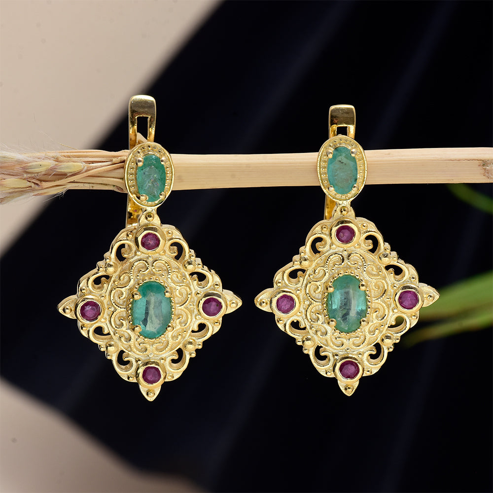 Goldplattierte Silberohrringe mit Rubin aus Madagaskar und brasilianischem Smaragd 2 