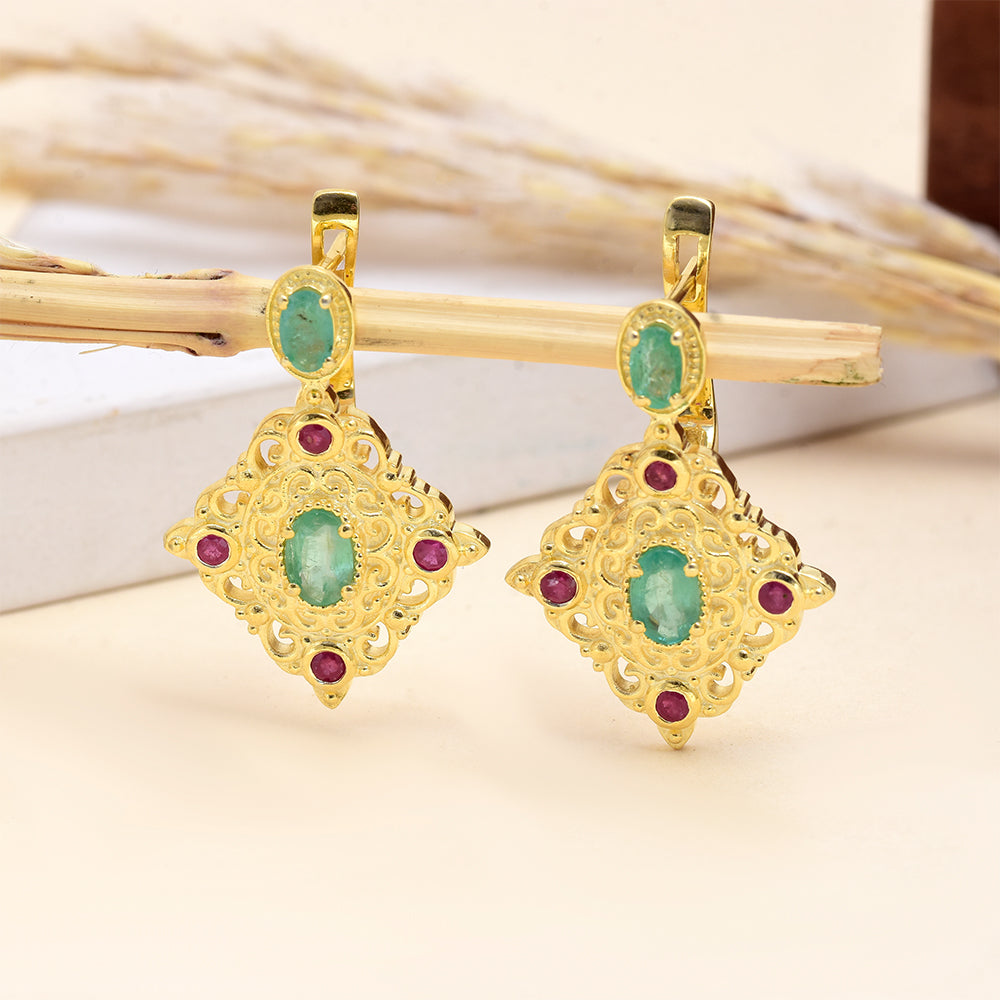 Goldplattierte Silberohrringe mit Rubin aus Madagaskar und brasilianischem Smaragd 3 