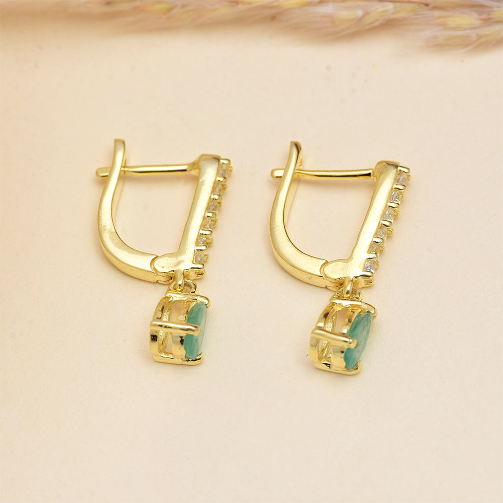 Goldplattierte Silberohrringe mit brasilianischem Smaragd und weißem Topas 10 