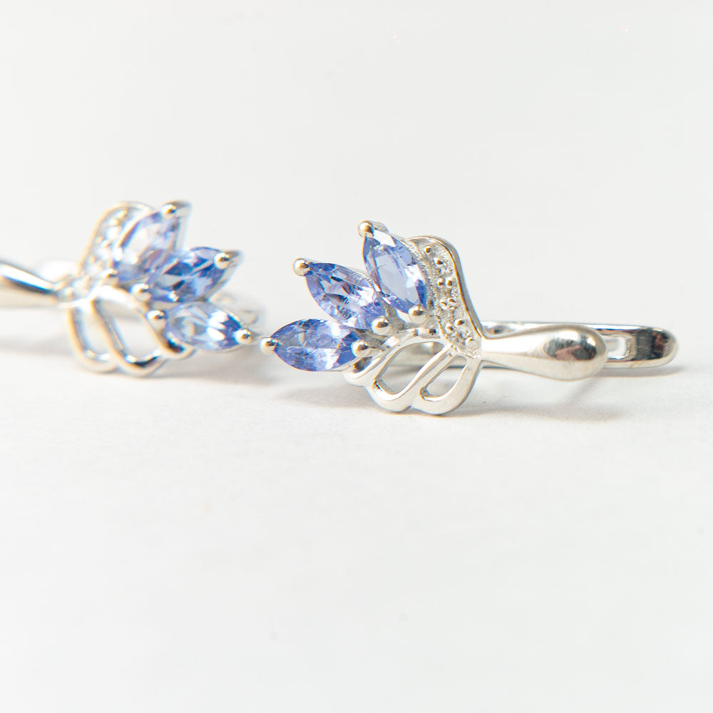 Silberohrringe mit Tansanit - Klasse AAA und weißem Topas