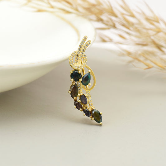 Goldplattierte Silberbrosche mit äthiopischem Opal aus Lega Dembi und weißem Topas