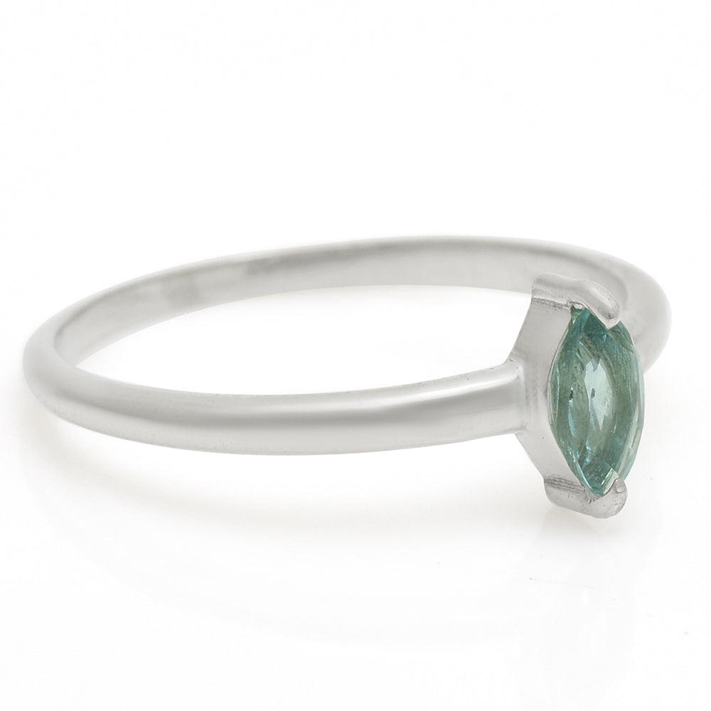 Silberring mit madagassischem blauem Apatit