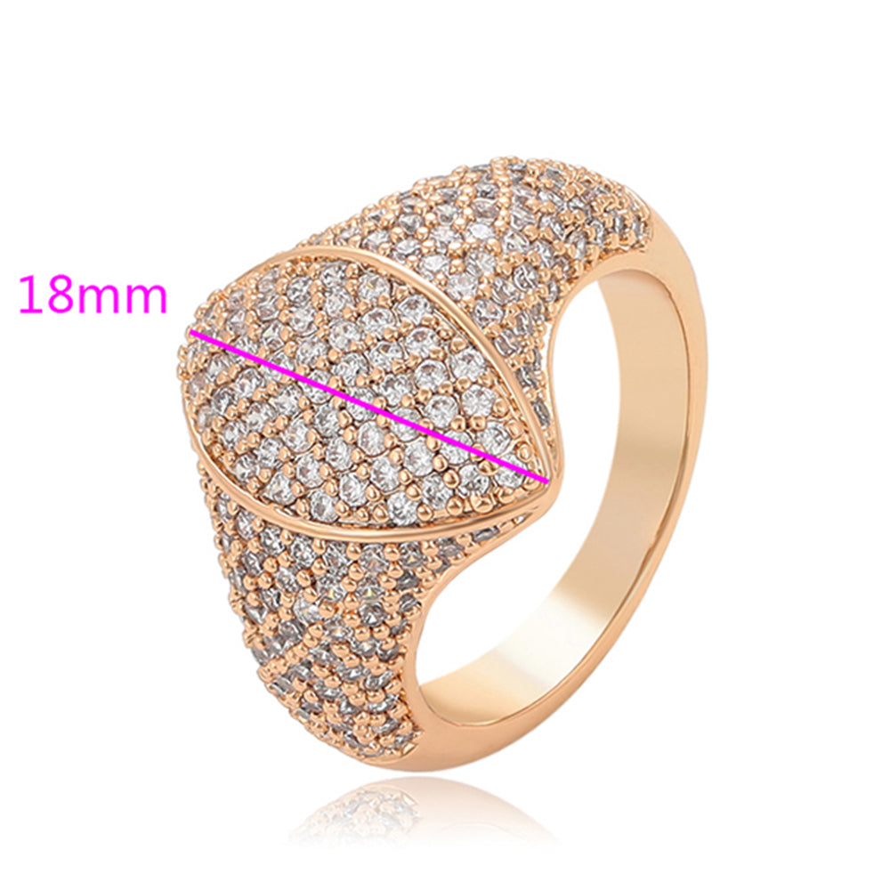 Ring aus goldplattierterr Legierung mit weißem Emporia® Kristall
