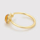 Ring aus goldplattierterr Legierung mit gelbem Emporia®-Kristall
