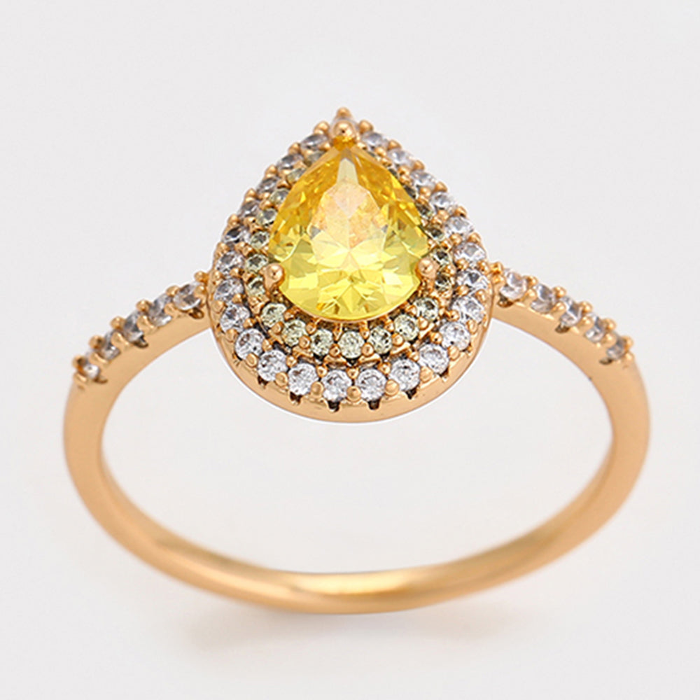Ring aus goldplattierterr Legierung mit gelbem Emporia®-Kristall und weißem Emporia® Kristall 3 