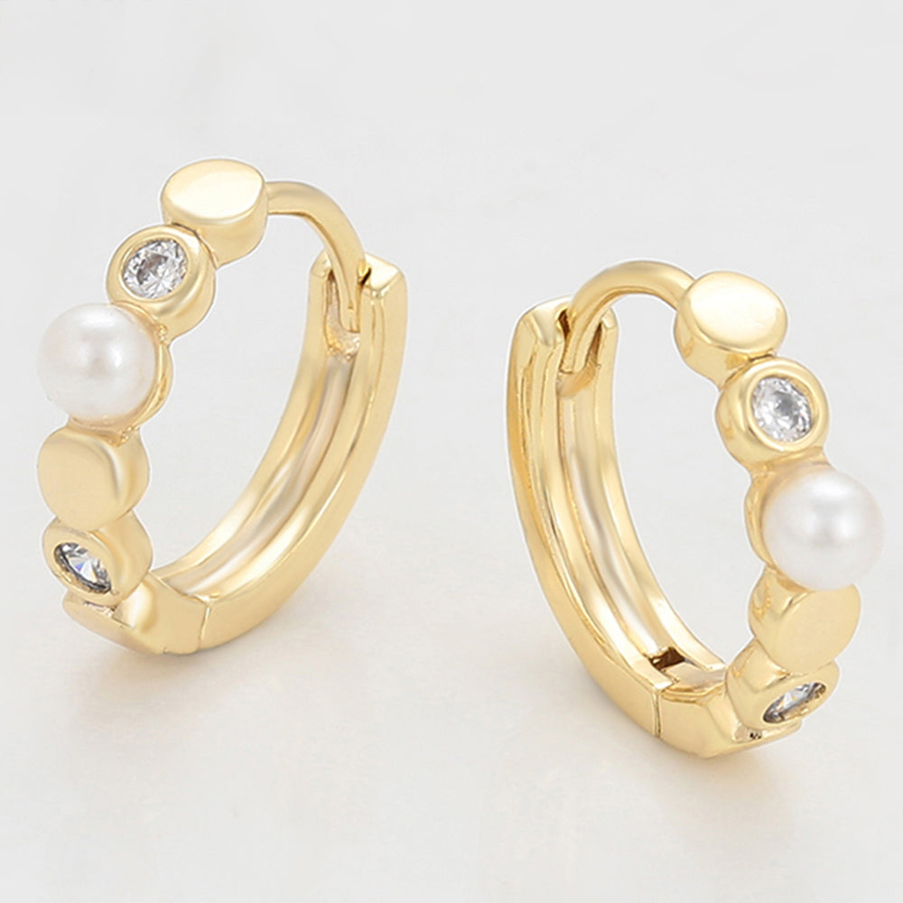 Ohrringe aus goldplattierter Legierung mit weißem Emporia® Kristall und Glasperle