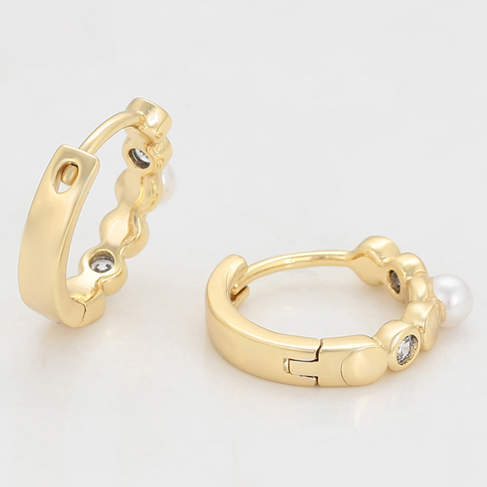 Ohrringe aus goldplattierter Legierung mit weißem Emporia® Kristall und Glasperle 6 