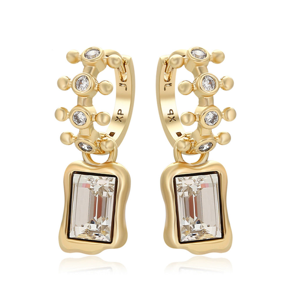 Ohrringe aus goldplattierter Legierung mit weißem Emporia® Kristall