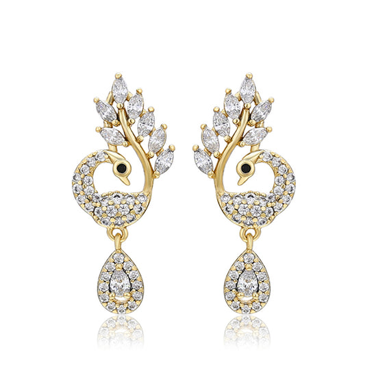 Ohrringe aus goldplattierter Legierung mit weißem Emporia® Kristall