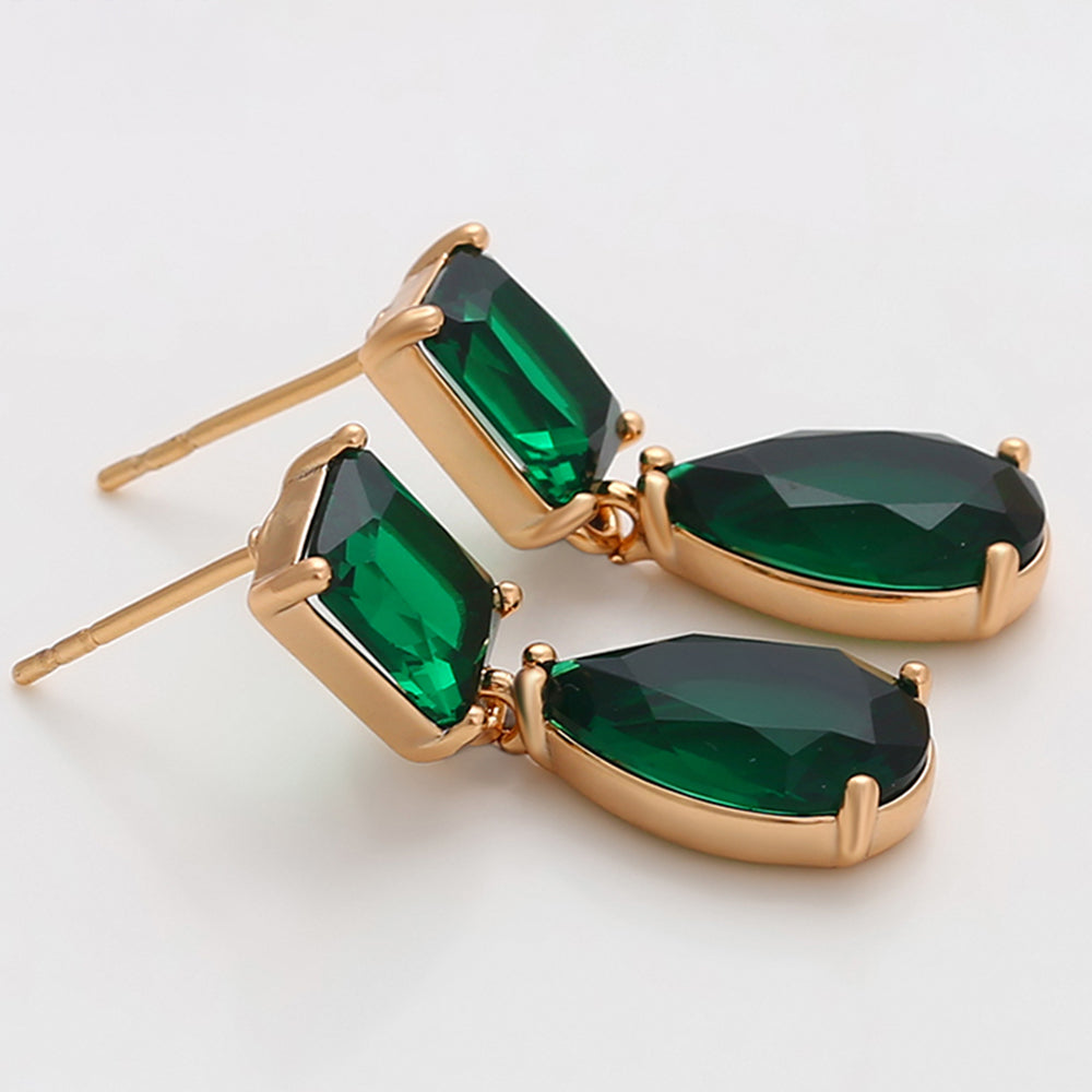 Ohrringe aus goldplattierter Legierung mit grünem Emporia® Kristall 4 