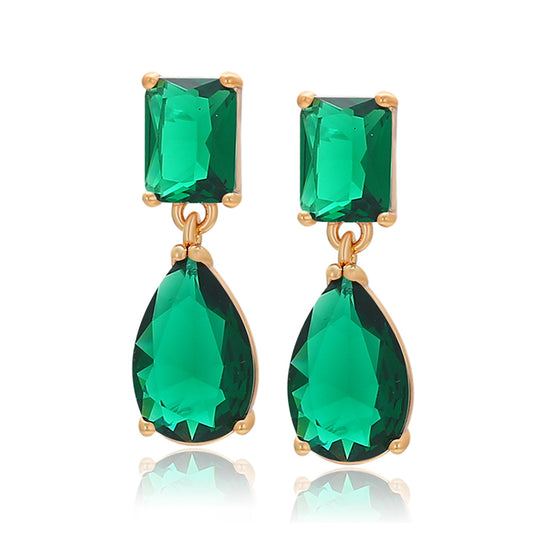 Ohrringe aus goldplattierter Legierung mit grünem Emporia® Kristall