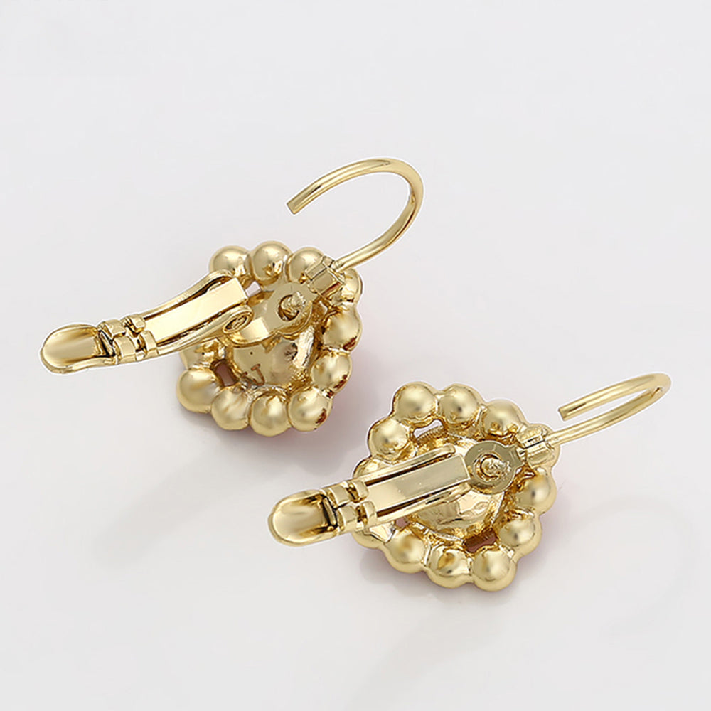 Ohrringe aus goldplattierter Legierung mit rotem Emporia®-Kristall