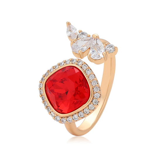 Ring aus goldplattierterr Legierung mit rotem Emporia®-Kristall und weißem Emporia® Kristall