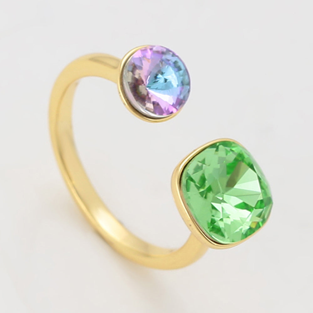 Ring aus goldplattierterr Legierung mit grünem Emporia® Kristall und purpurfarbenem Emporia® Kristall 3 