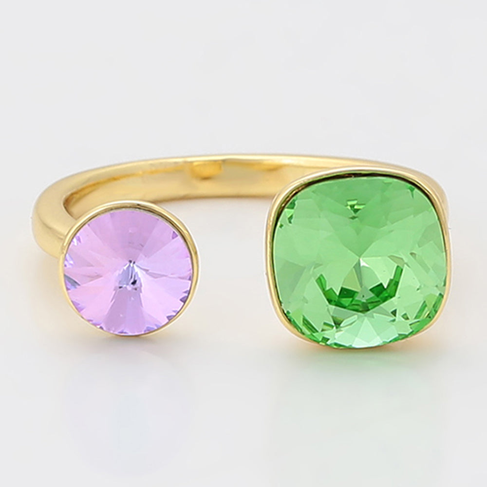 Ring aus goldplattierterr Legierung mit grünem Emporia® Kristall und purpurfarbenem Emporia® Kristall 6 
