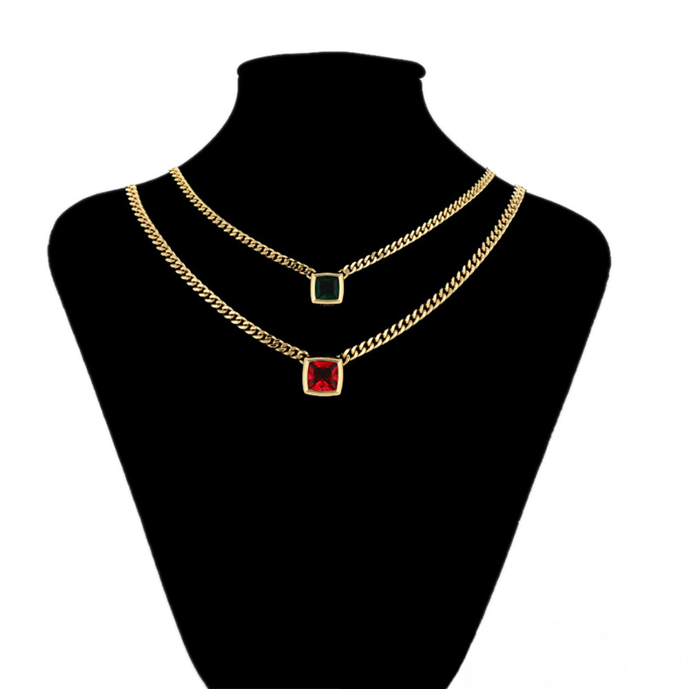 Halskette aus goldplattierter Legierung mit rotem Emporia®-Kristall und grünem Emporia® Kristall 8 