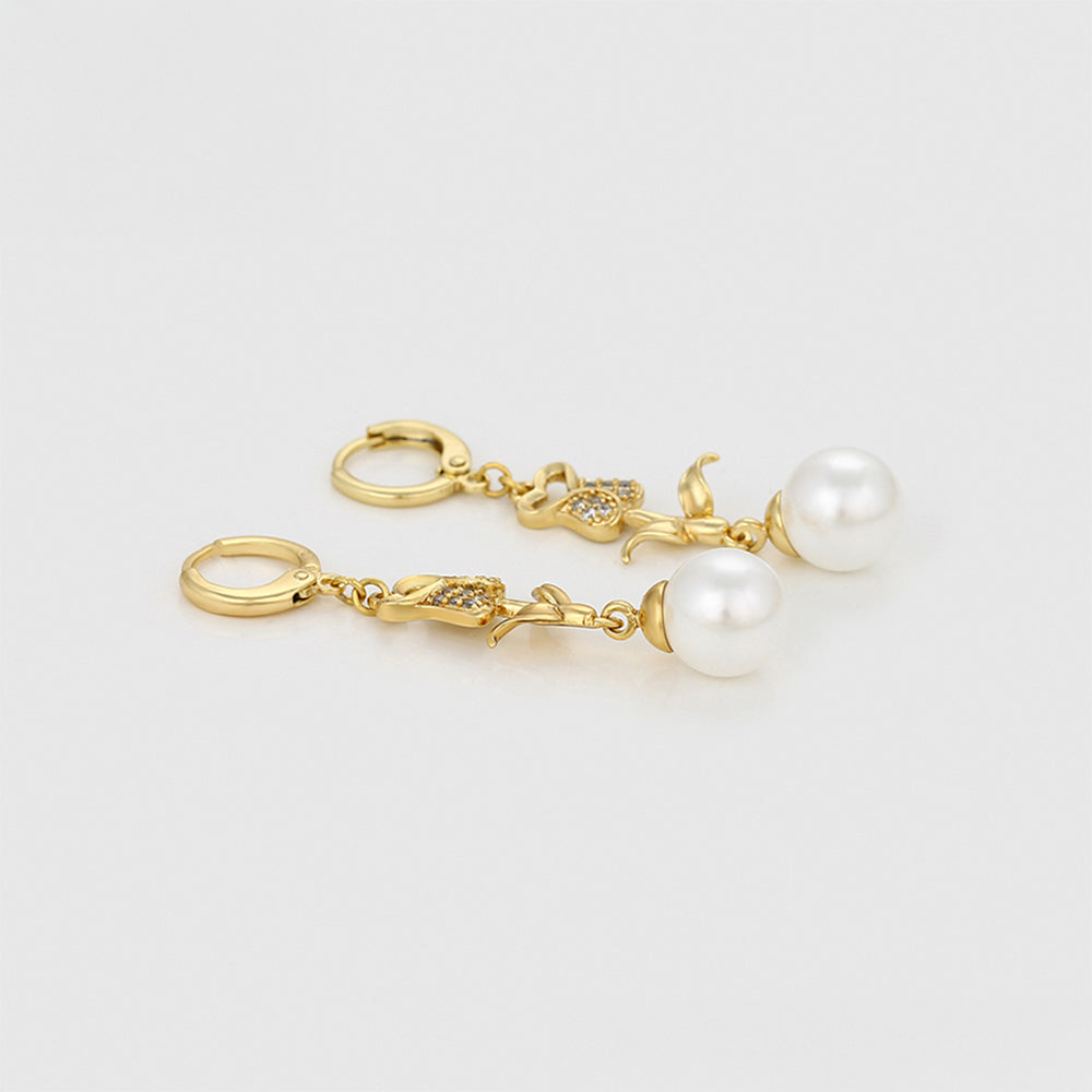 Ohrringe aus goldplattierter Legierung mit Glasperle und weißem Emporia® Kristall 5 