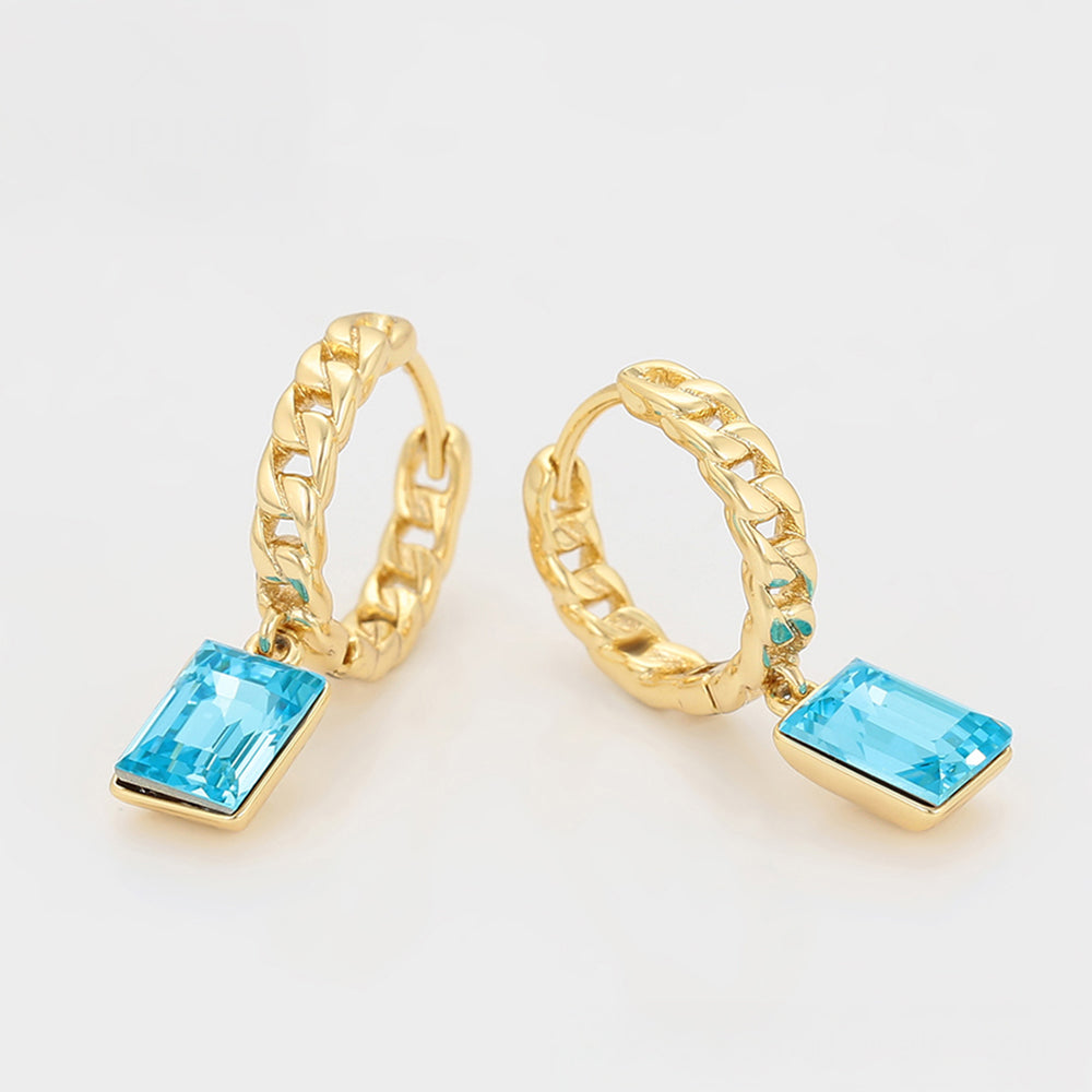 Ohrringe aus goldplattierter Legierung mit blauem Emporia®-Kristall 6 