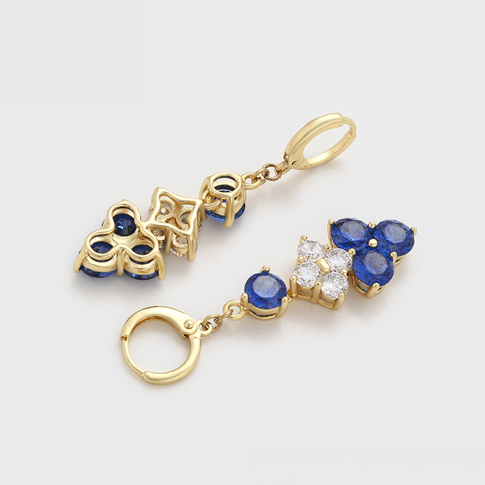 Ohrringe aus goldplattierter Legierung mit blauem Emporia®-Kristall und weißem Emporia® Kristall 7 