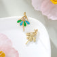 Ohrringe aus goldplattierter Legierung mit Emaille und weißem Emporia® Kristall