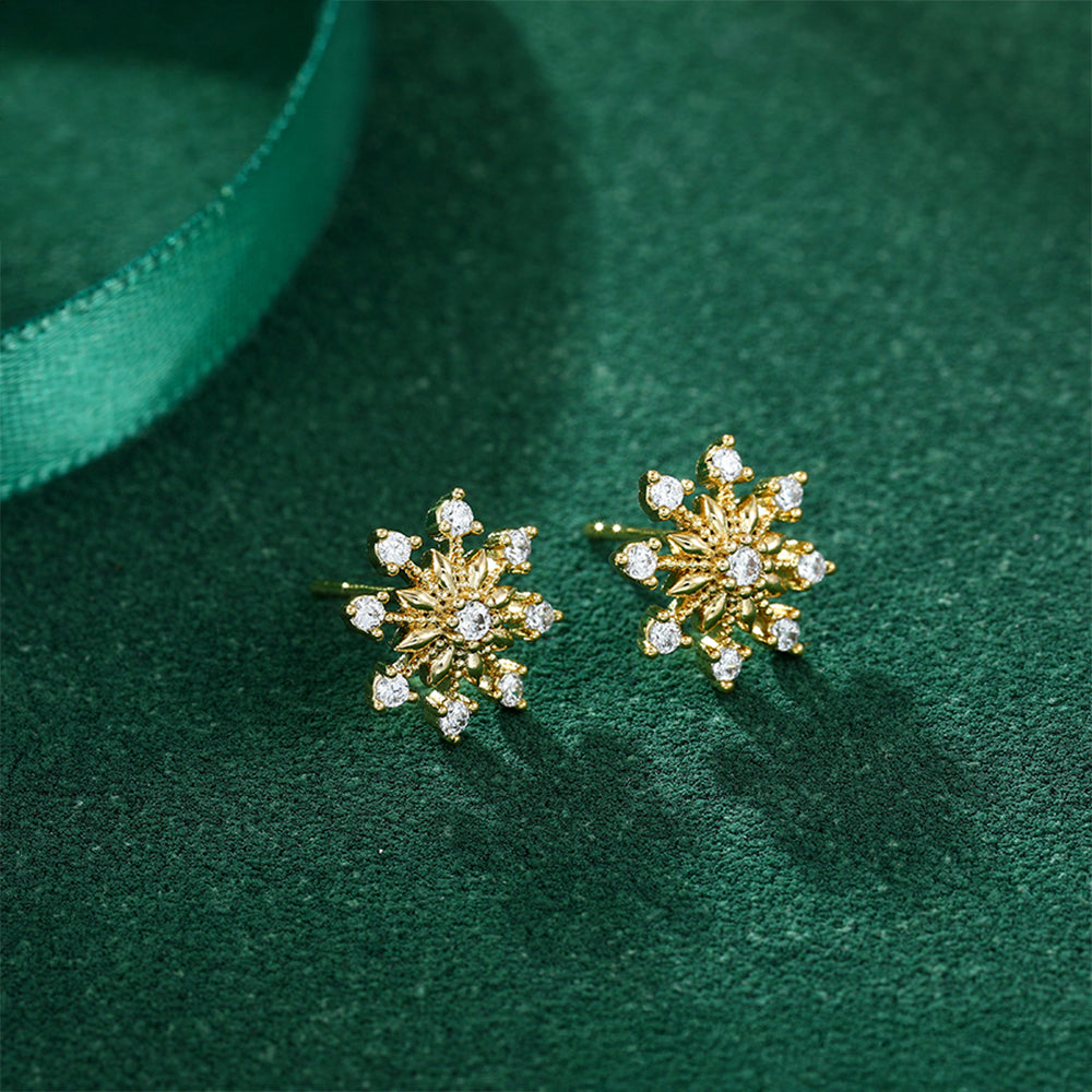 Ohrringe aus goldplattierter Legierung mit weißem Emporia® Kristall 6 