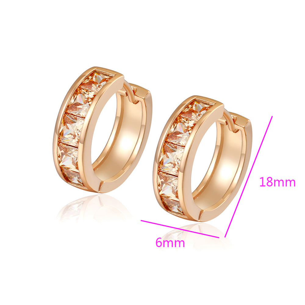 Ohrringe aus goldplattierter Legierung mit weißem Emporia® Kristall