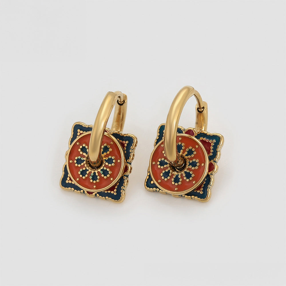 Ohrringe aus goldplattierter Legierung mit Emaille 3 