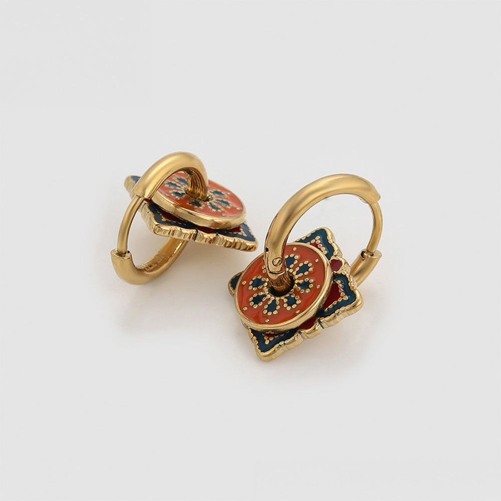 Ohrringe aus goldplattierter Legierung mit Emaille 4 