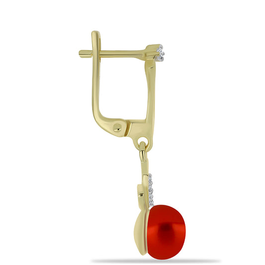 Goldplattierte Silberohrringe mit roter Süßwasserperle und weißem Topas