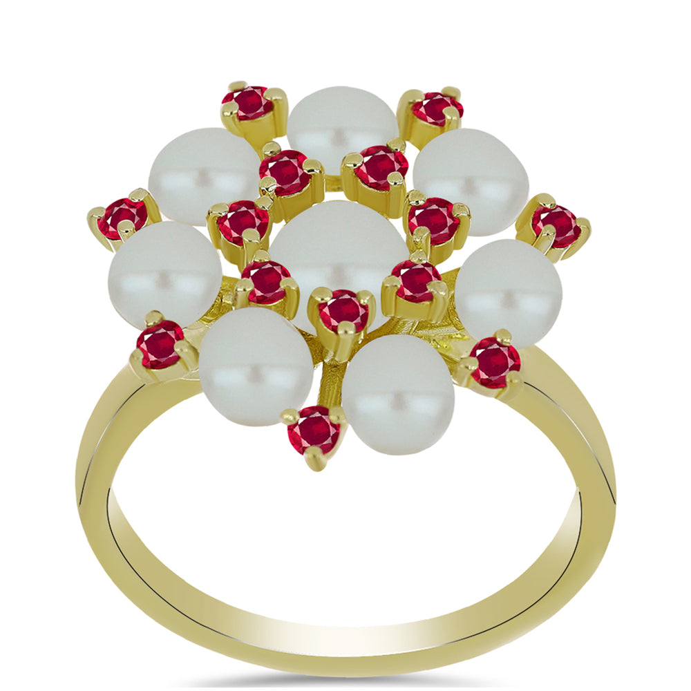 Goldplattierter Silberring mit weißer Süßwasserperle und Rubin aus Madagaskar
