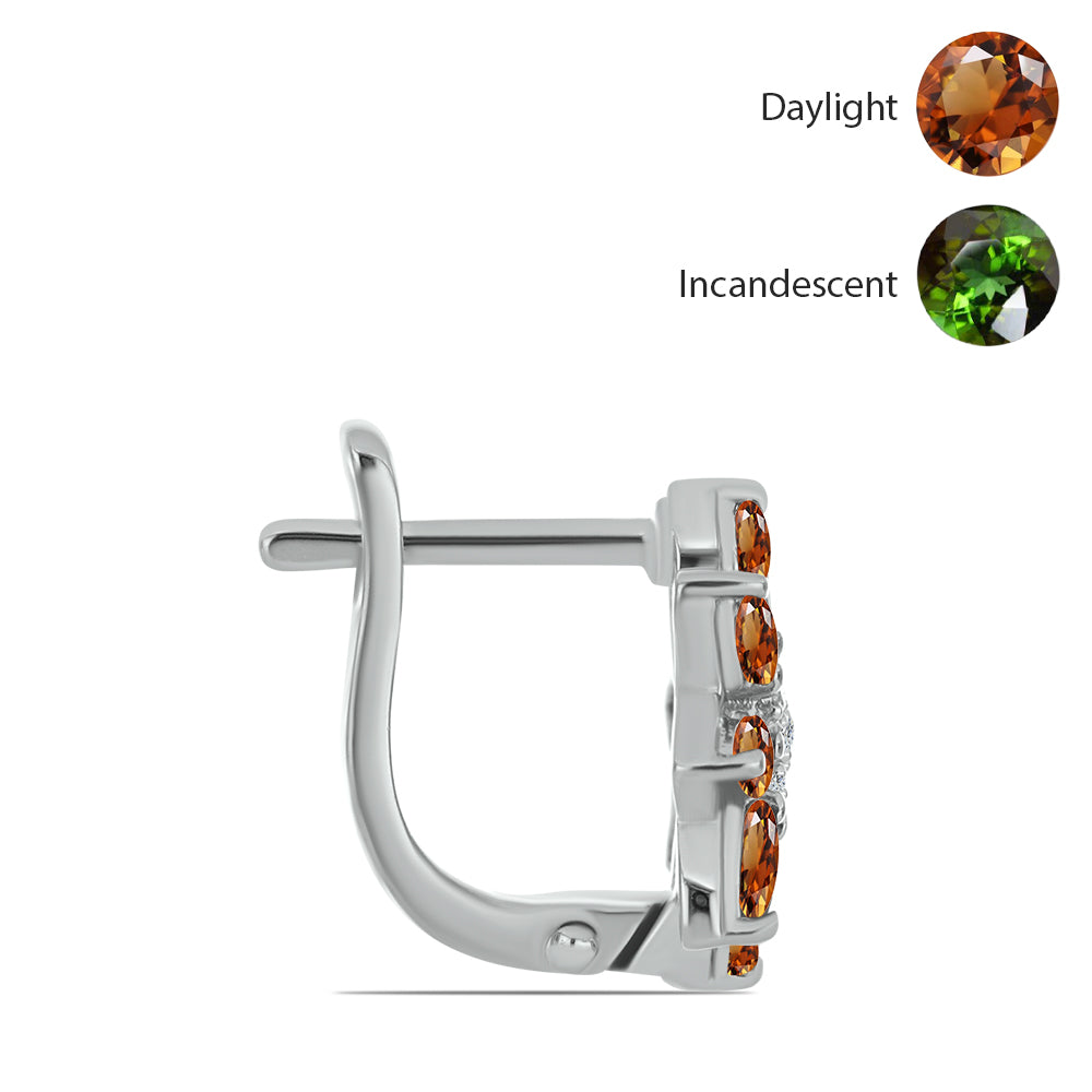 Silberohrringe mit zertifiziertem laborgezüchteten Zultanit aus Anatolien und weißem Topas 2 