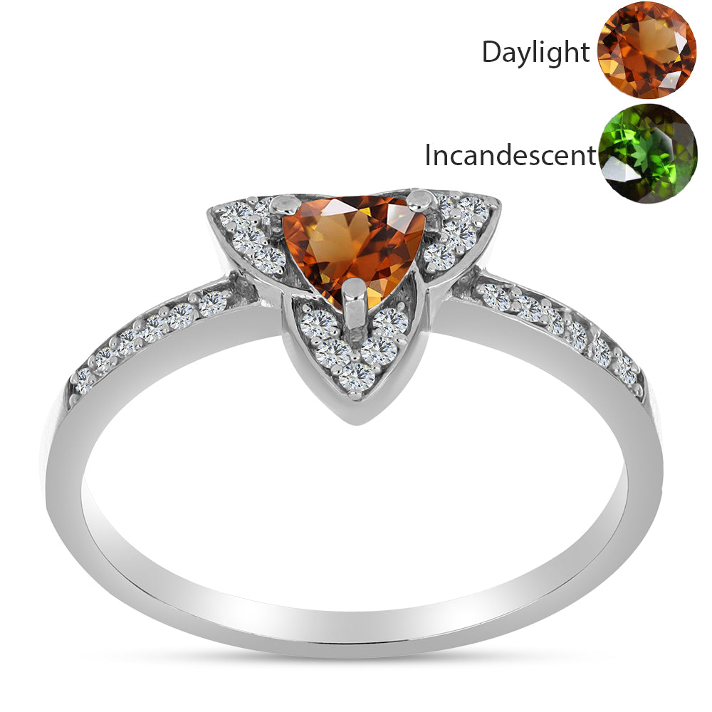 Silberring mit zertifiziertem laborgezüchteten Zultanit aus Anatolien und weißem Topas