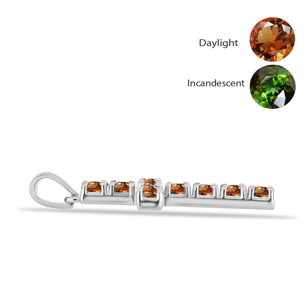 Silberanhänger mit zertifiziertem laborgezüchteten Zultanit aus Anatolien