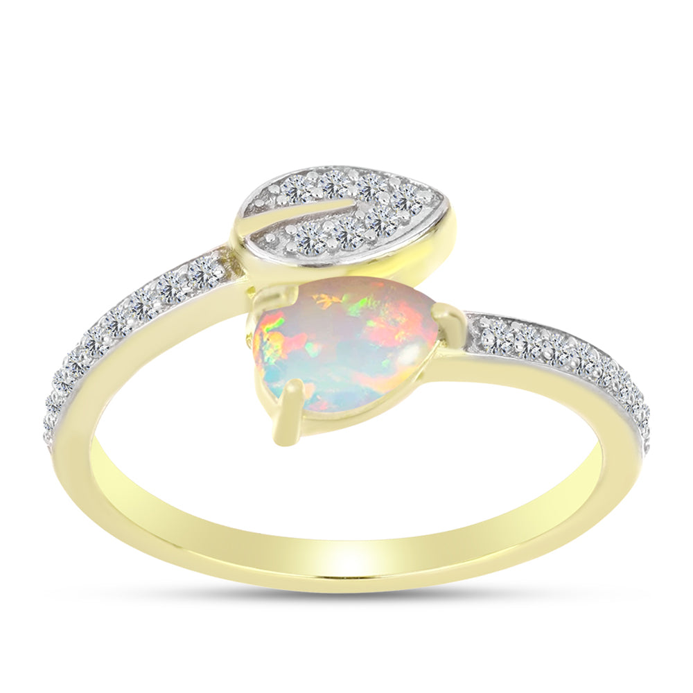 Goldplattierter Silberring mit Welo-Opal und weißem Topas