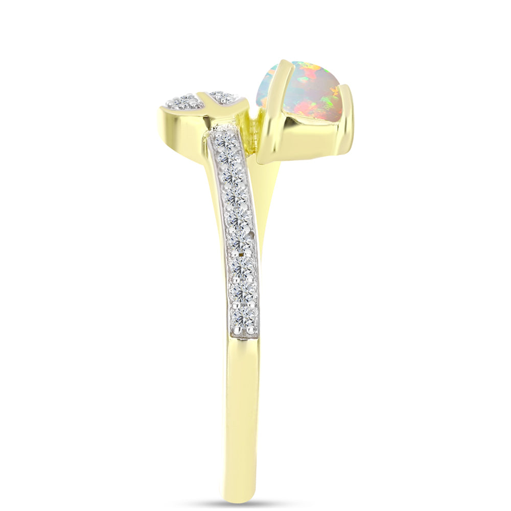 Goldplattierter Silberring mit Welo-Opal und weißem Topas
