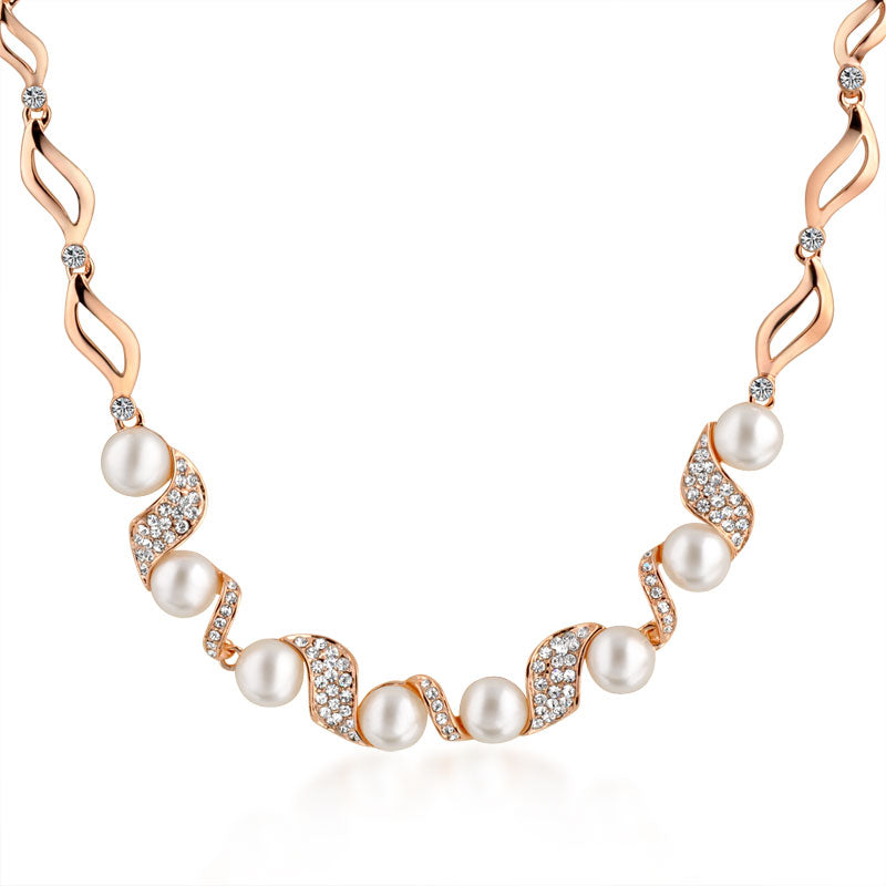 Halskette aus goldplattierter Legierung mit Perle und weißem Emporia® Kristall 1 