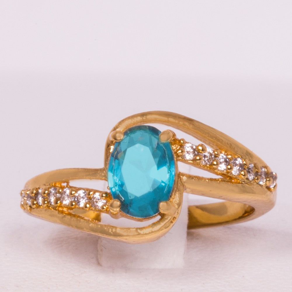Ring aus goldplattierterr Legierung mit blauem Emporia®-Kristall 1 