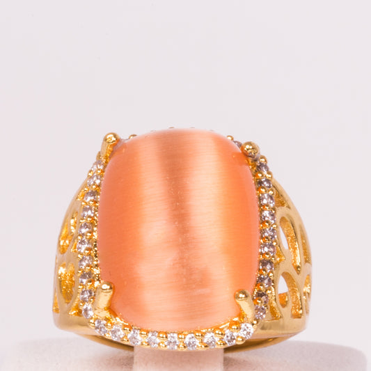 Ring aus goldplattierterr Legierung mit weißem Emporia® Kristall