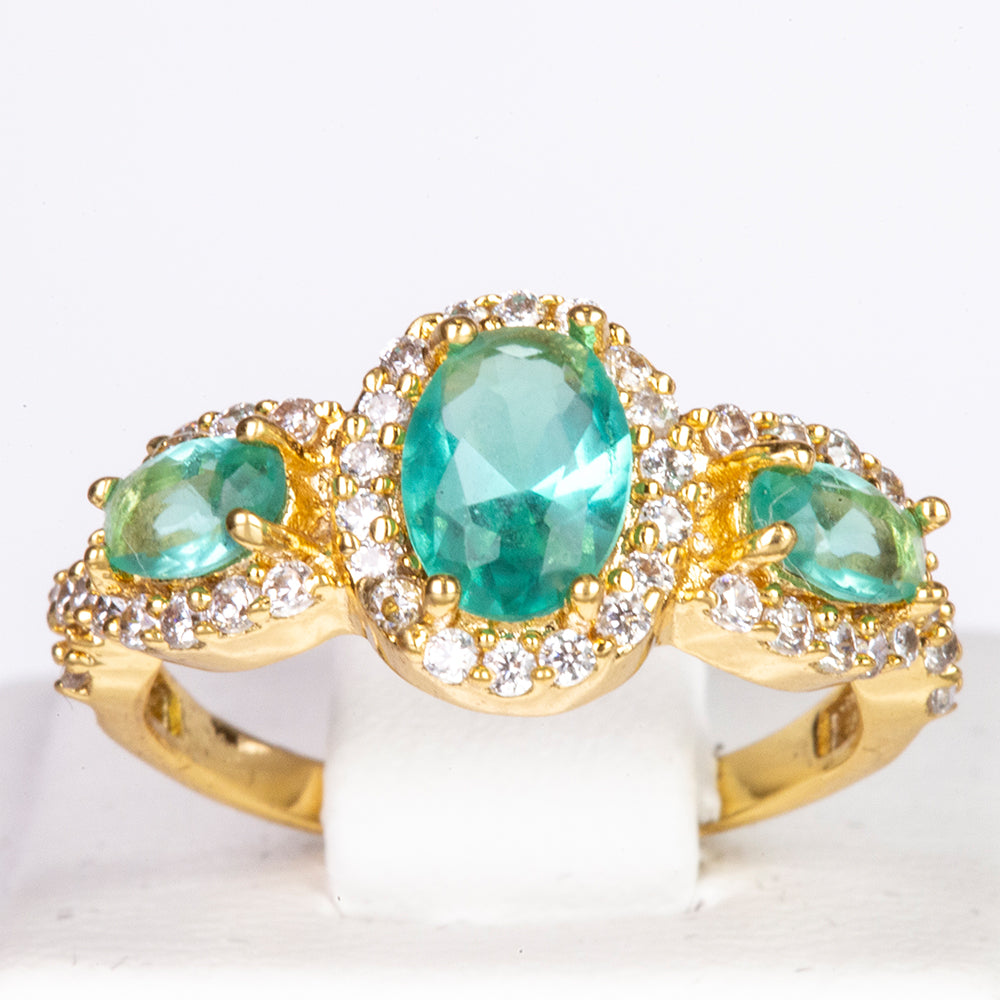 Ring aus goldplattierterr Legierung mit grünem Emporia® Kristall 1 