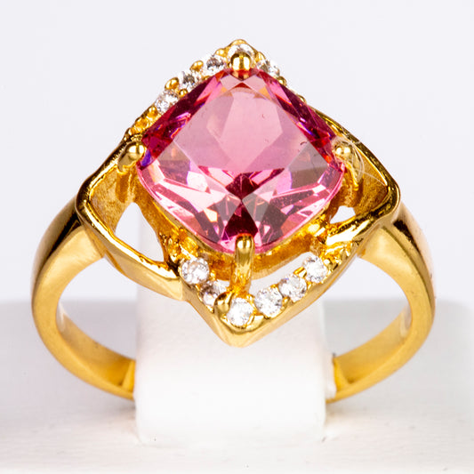 Ring aus goldplattierterr Legierung mit rosafarbenem Emporia® Kristall