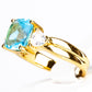 Ring aus goldplattierterr Legierung mit blauem Emporia®-Kristall