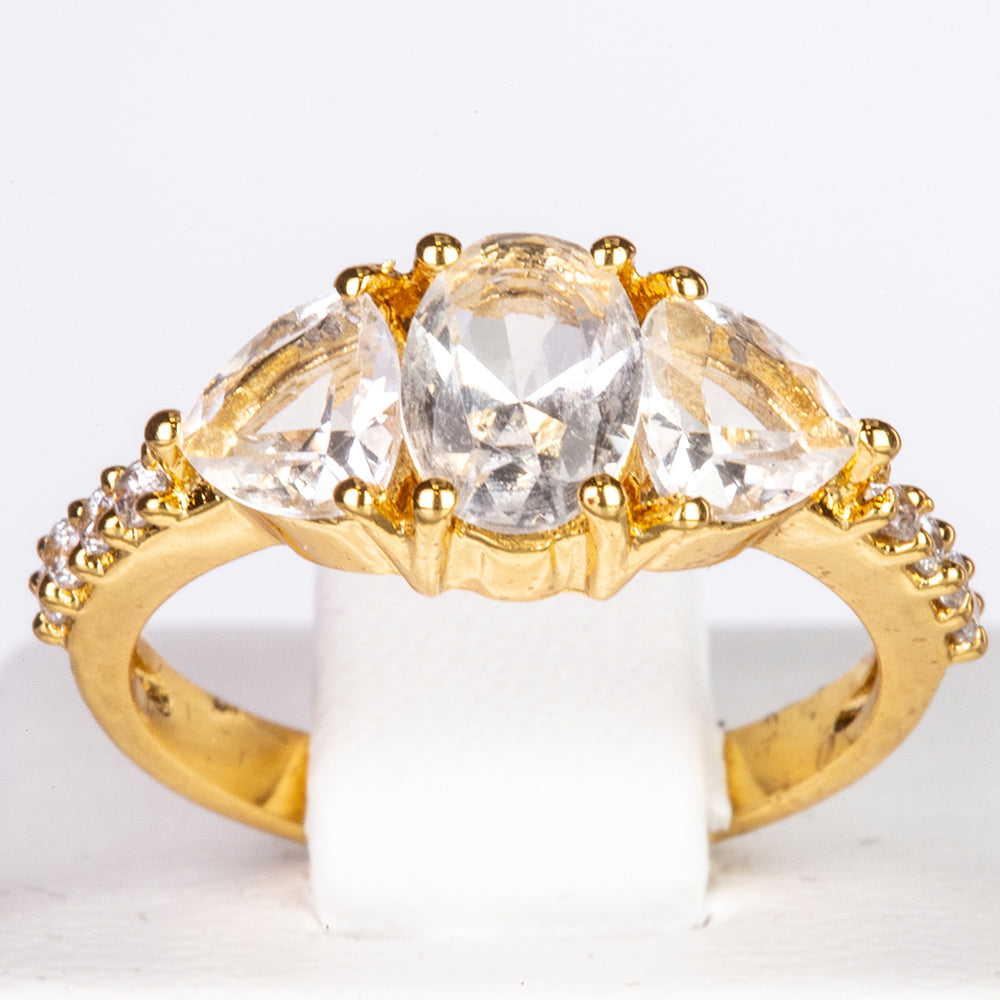 Ring aus goldplattierterr Legierung mit weißem Emporia® Kristall 1 