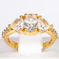 Ring aus goldplattierterr Legierung mit weißem Emporia® Kristall