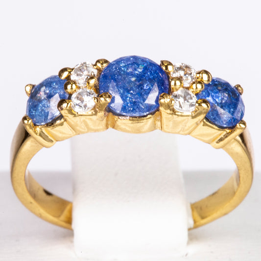 Ring aus goldplattierterr Legierung mit blauem Emporia®-Kristall und weißem Emporia® Kristall